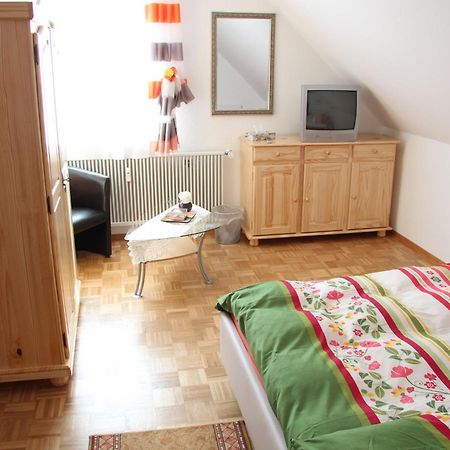 Hotel Am Schloss Neuenstein Номер фото