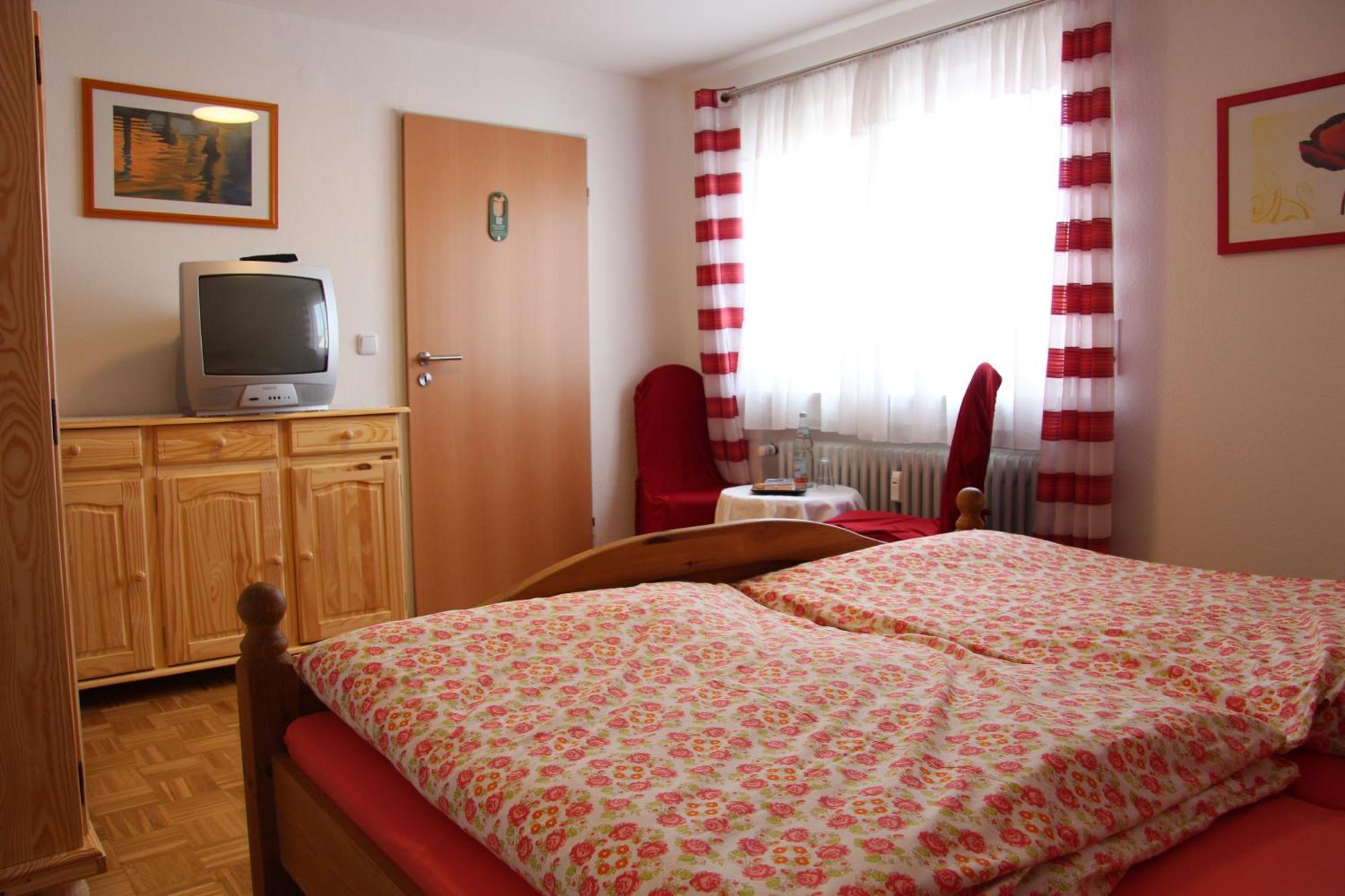 Hotel Am Schloss Neuenstein Номер фото